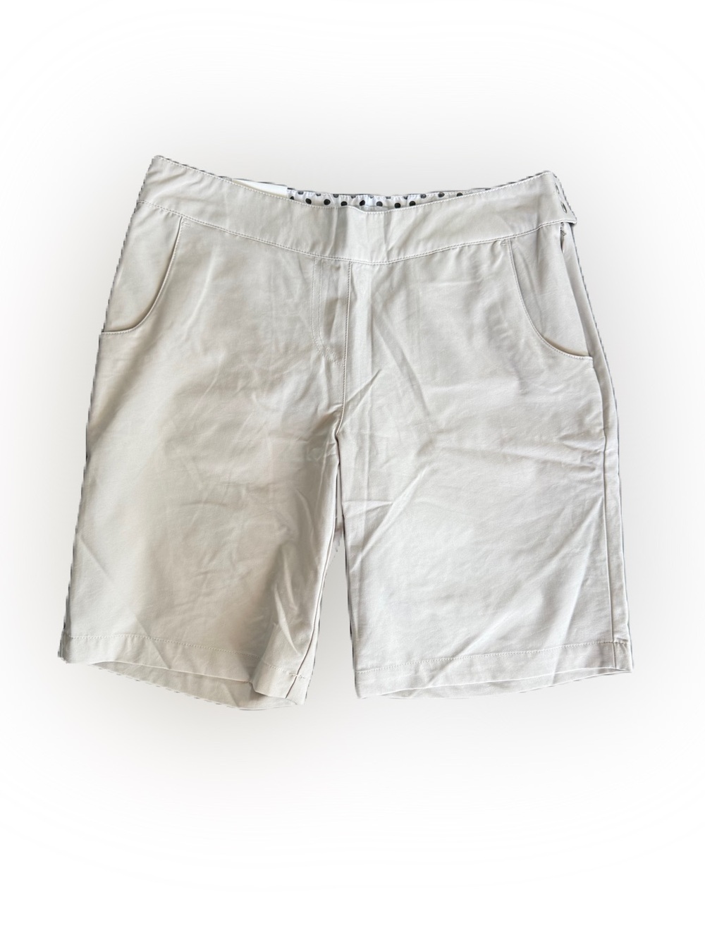 BNWT Ashworth Performance Women’s Stone Beige Golf Shorts. Size 4